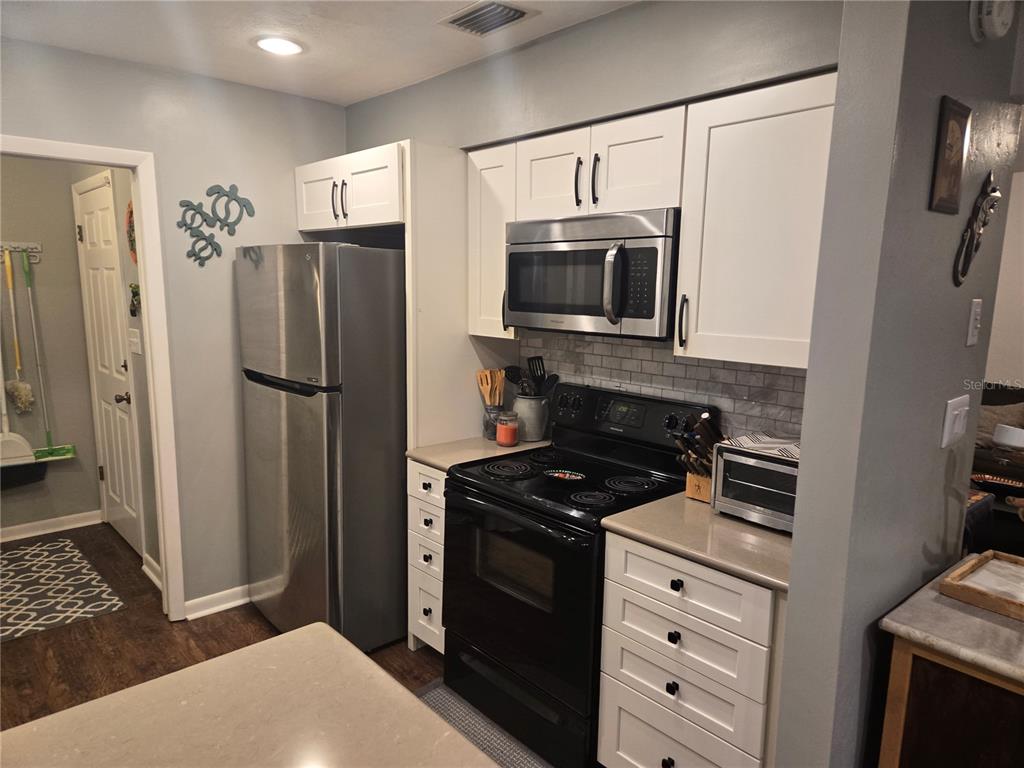 7605 Southwest 7th Place Gainesville, FL 32607 - Photo 7 of 19