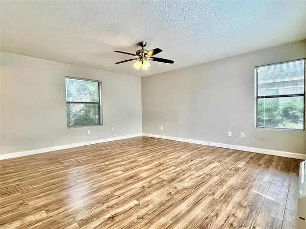 $825 | 701 West Sycamore Street, Unit 101, Denton, TX 76201