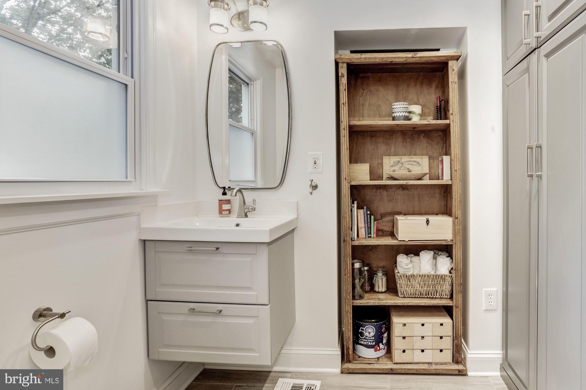 5313 Yorktown Road Bethesda, MD 20816 - Photo 11 of 24 Gallery Image 11