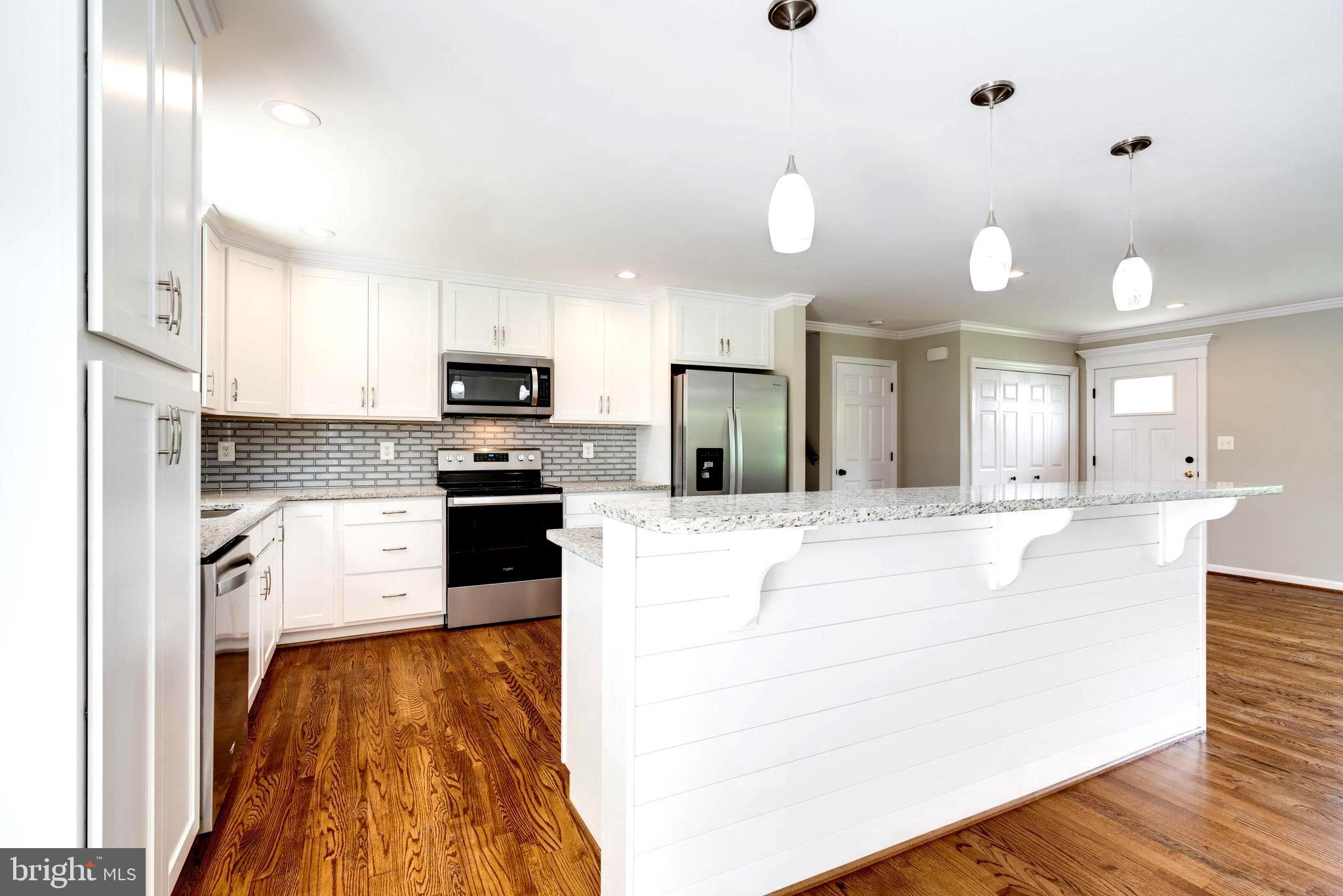 1011 Gahle Road Westminster, MD 21157 - Photo 11 of 52 Large 2 Tier Island with Breakfast Bar