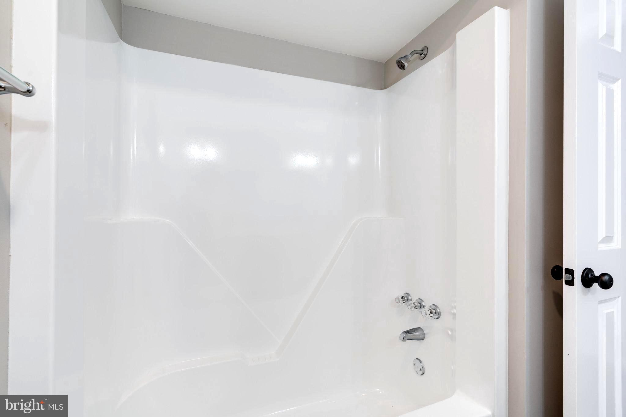 1011 Gahle Road Westminster, MD 21157 - Photo 22 of 52 Easy Clean Shower/Bath