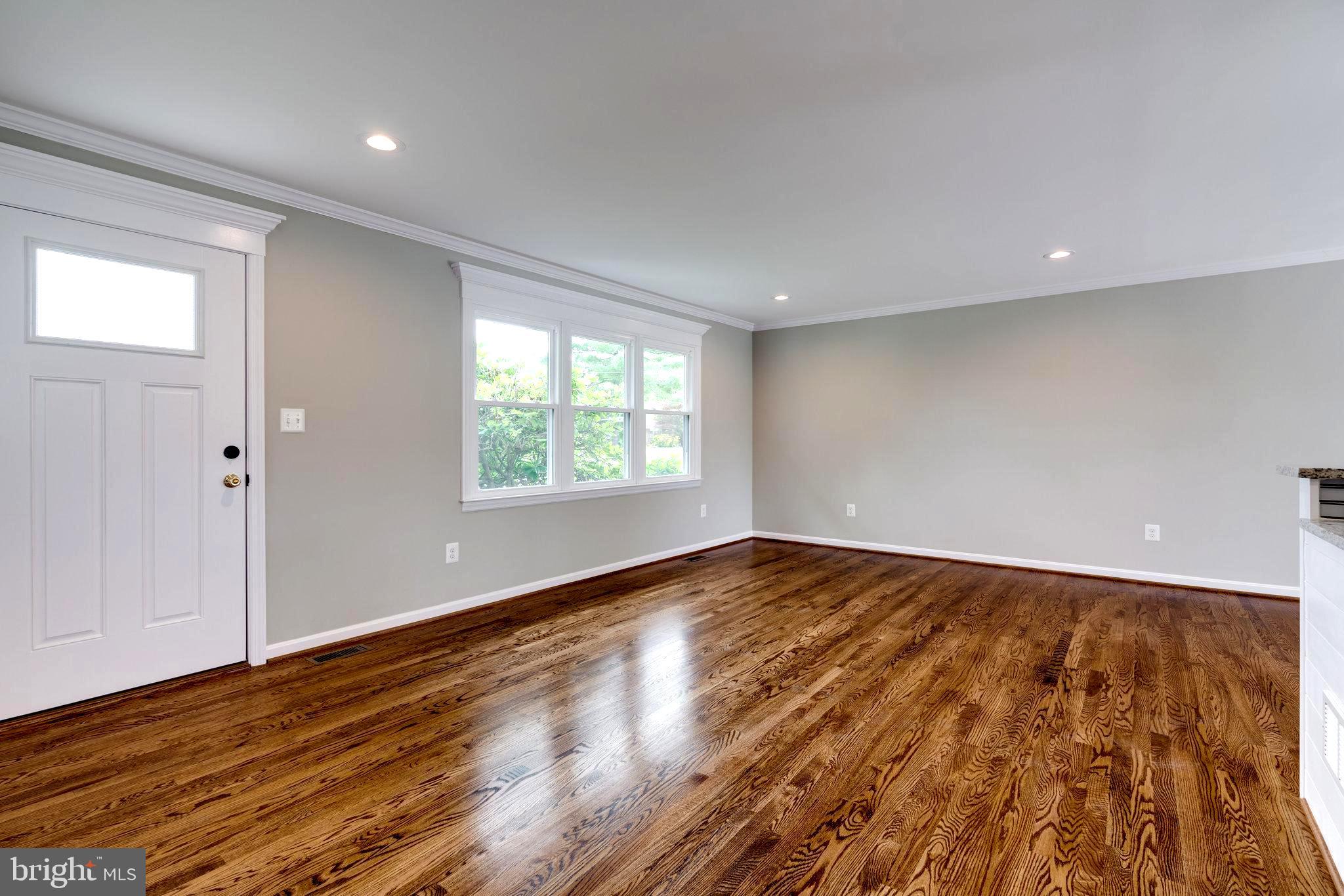 Open, Spacious Living Area