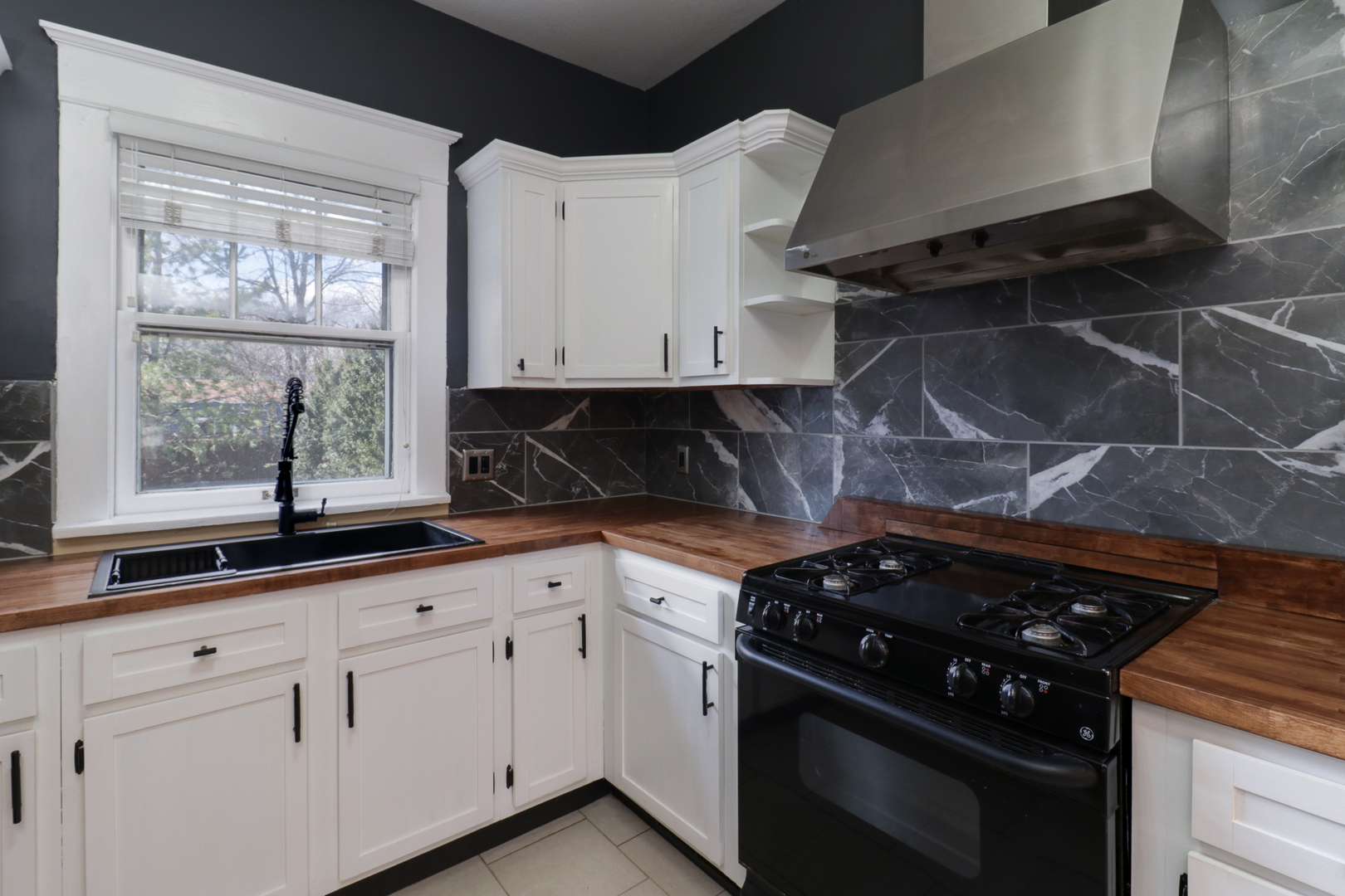 515 Vale Street Bloomington, IL 61701 - Photo 11 of 34