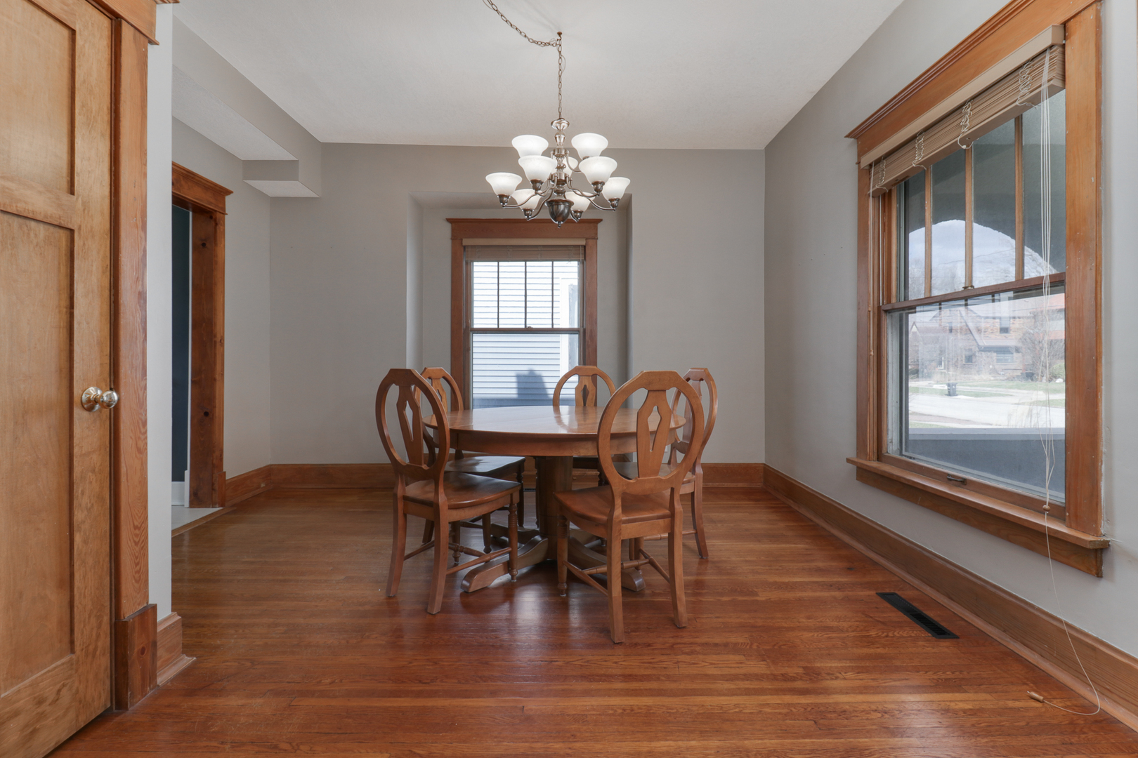 515 Vale Street Bloomington, IL 61701 - Photo 7 of 34