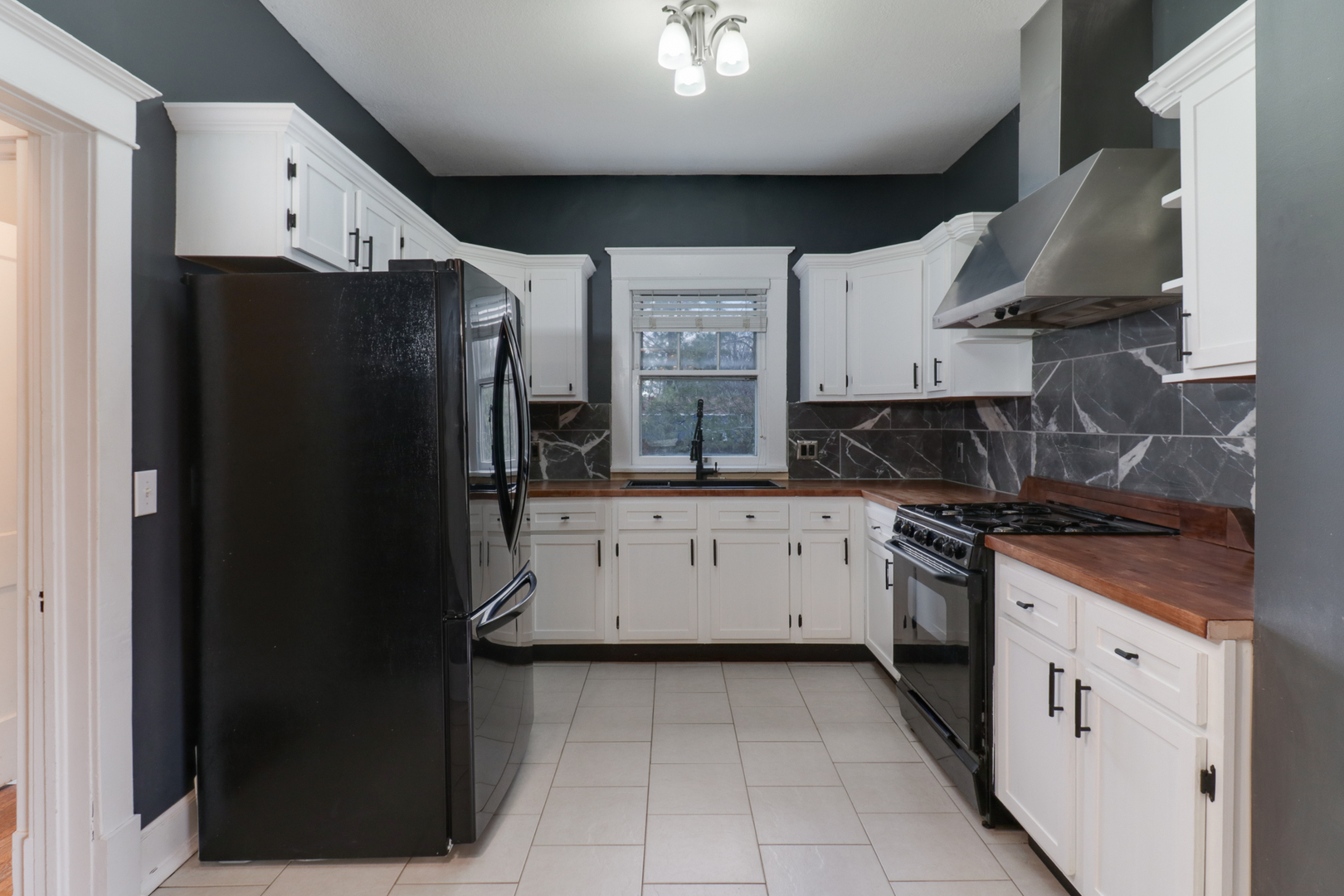 515 Vale Street Bloomington, IL 61701 - Photo 10 of 34