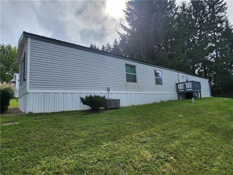 209 Baxter Lane Butler, PA 16001 - Photo 4 of 21