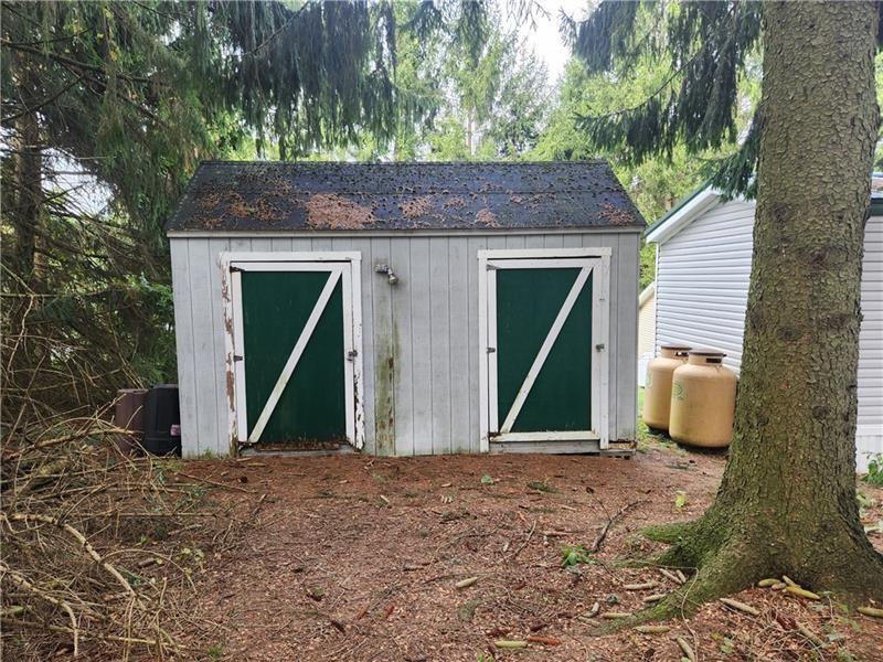 209 Baxter Lane Butler, PA 16001 - Photo 8 of 21