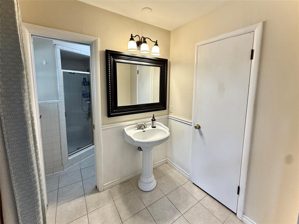 1206 Mildred Lane Benbrook, TX 76126 - Photo 25 of 38