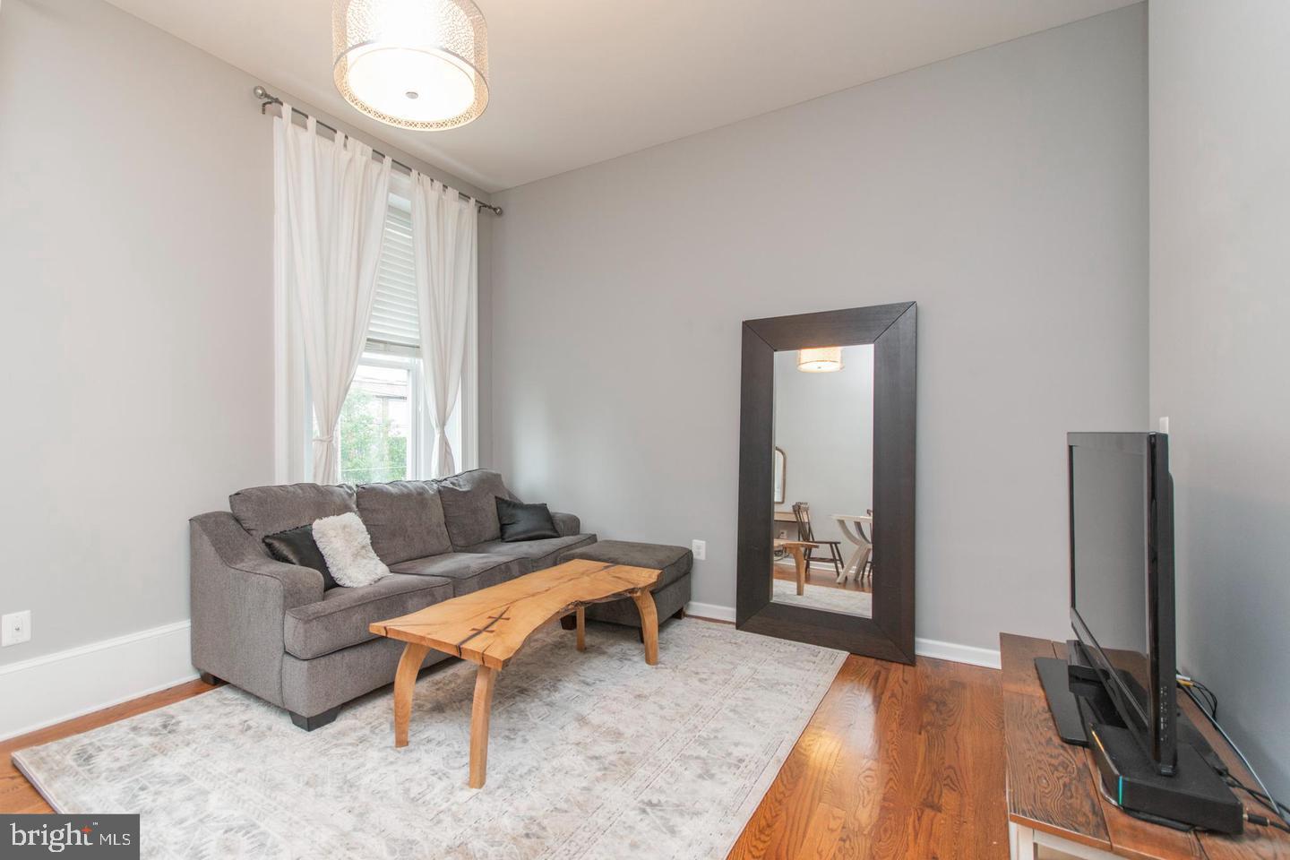 729 South 12th Street, Unit 200 Philadelphia, PA 19147 - Photo 4 of 18