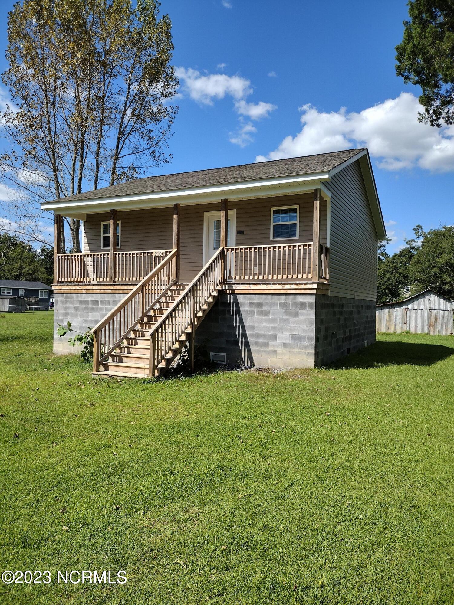 2100 Oaks Road
