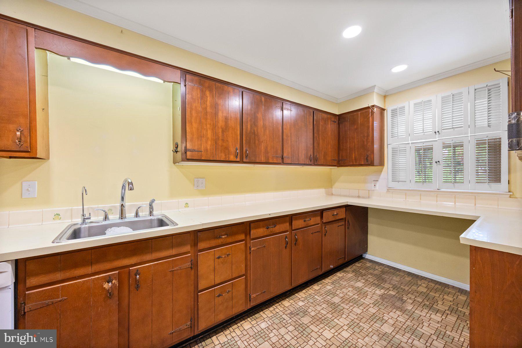 2412 Hartfell Road Lutherville-Timonium, MD 21093 - Photo 11 of 35 Gallery Image 11