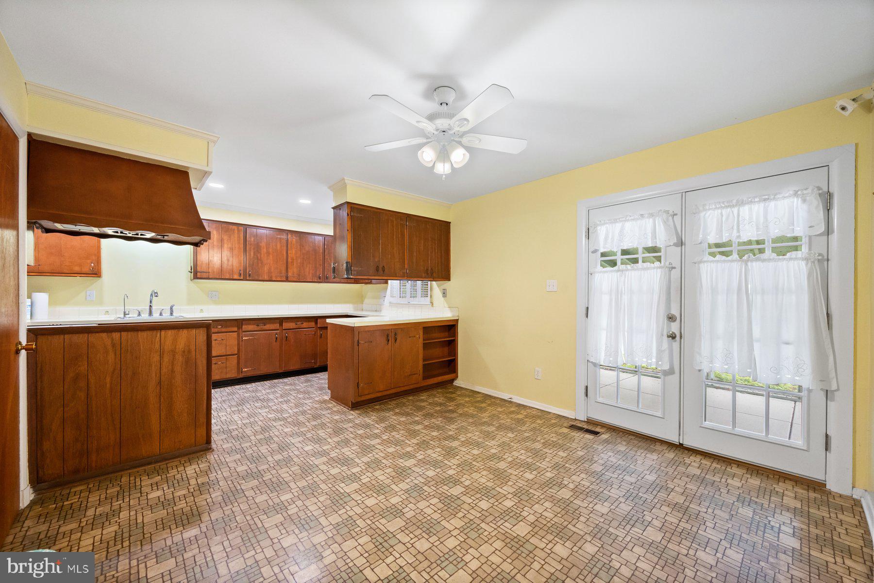 2412 Hartfell Road Lutherville-Timonium, MD 21093 - Photo 10 of 35 Gallery Image 10