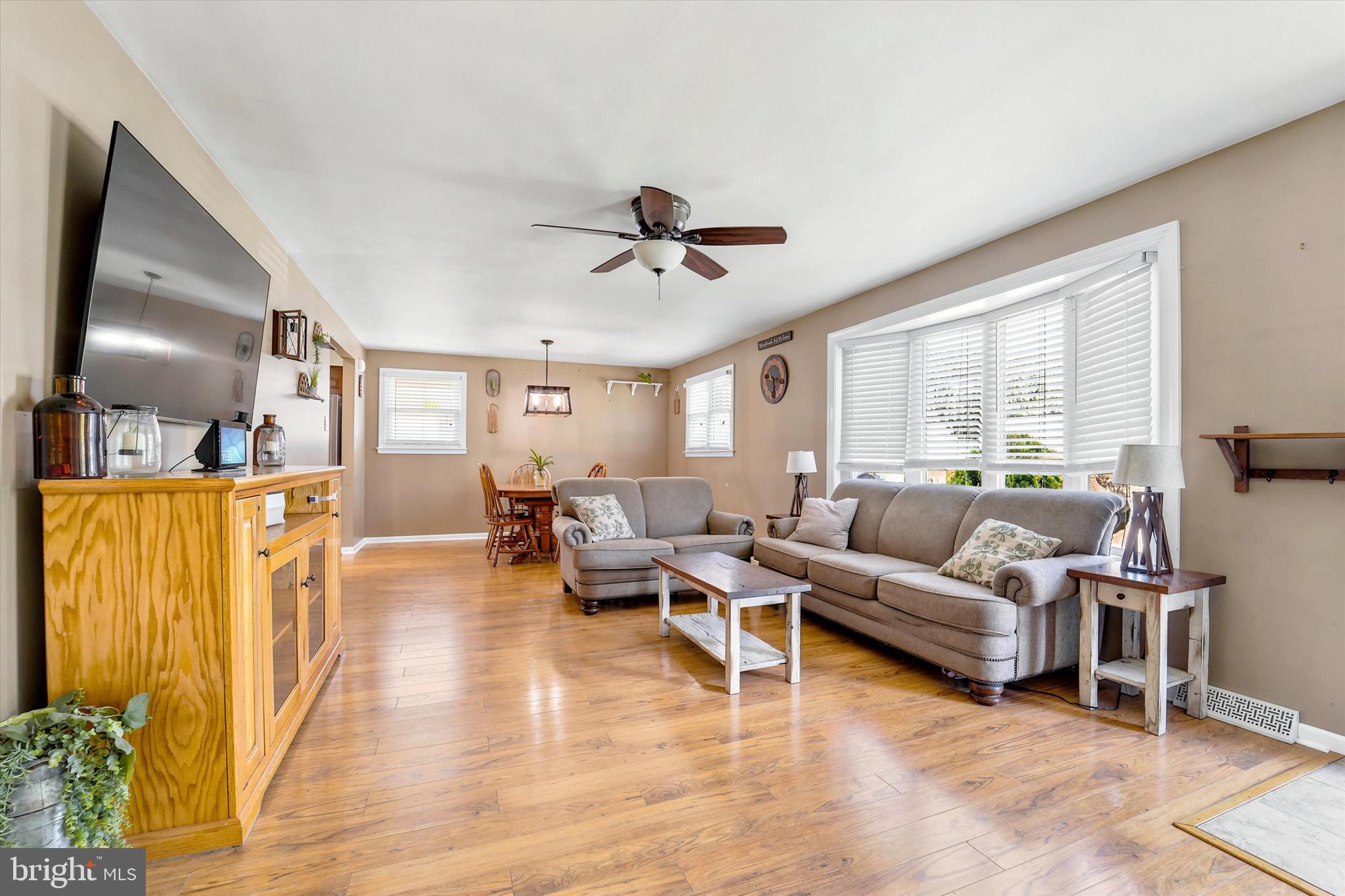 732 West 3rd Avenue Runnemede, NJ 08078 - Photo 2 of 15 Living Room