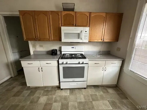 $244,900 | 415 Greenwood Place, Syracuse, NY 13210