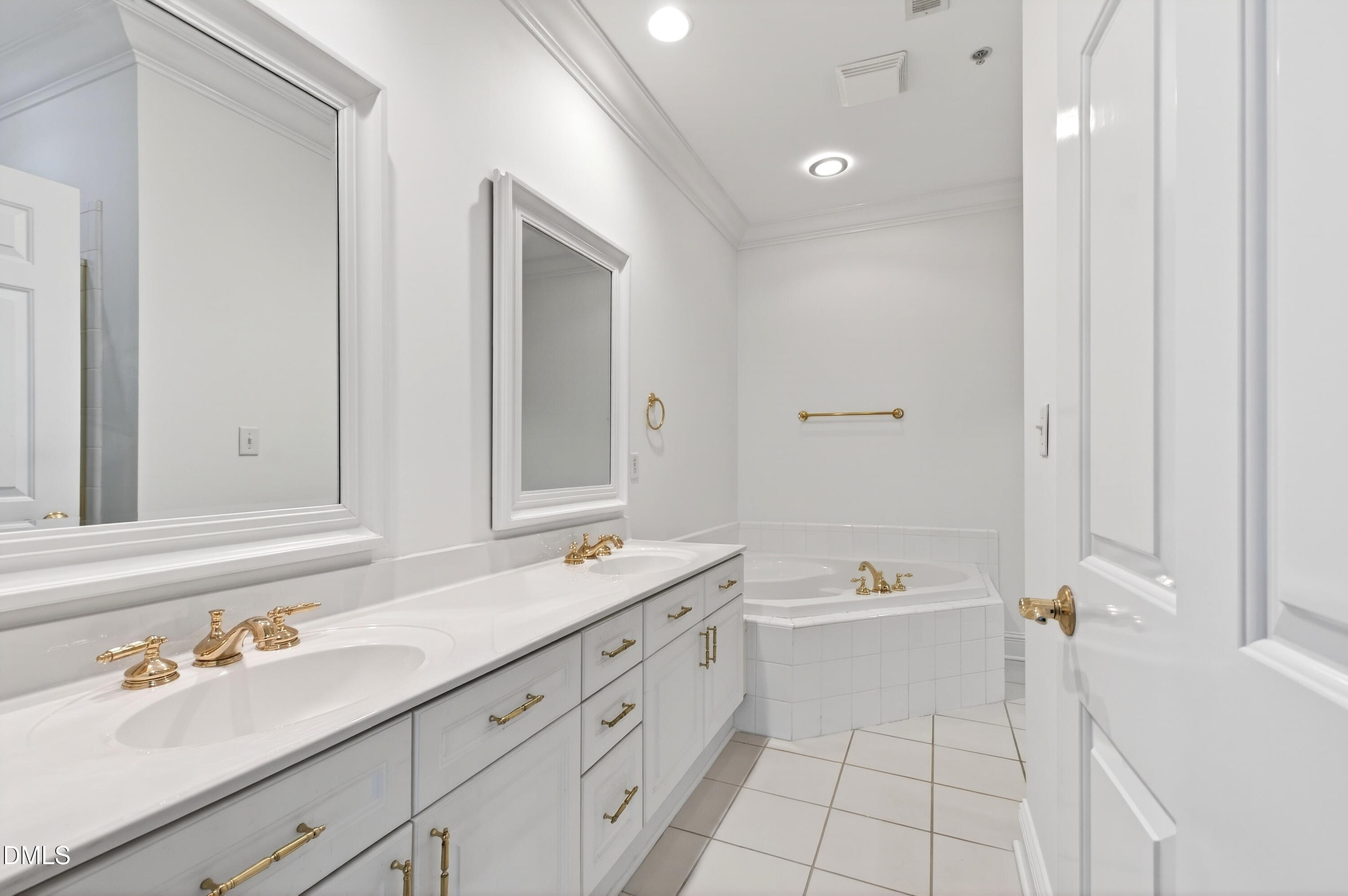 2813 Market Bridge Lane, Unit 205 Raleigh, NC 27608 - Photo 16 of 28 Market (4)