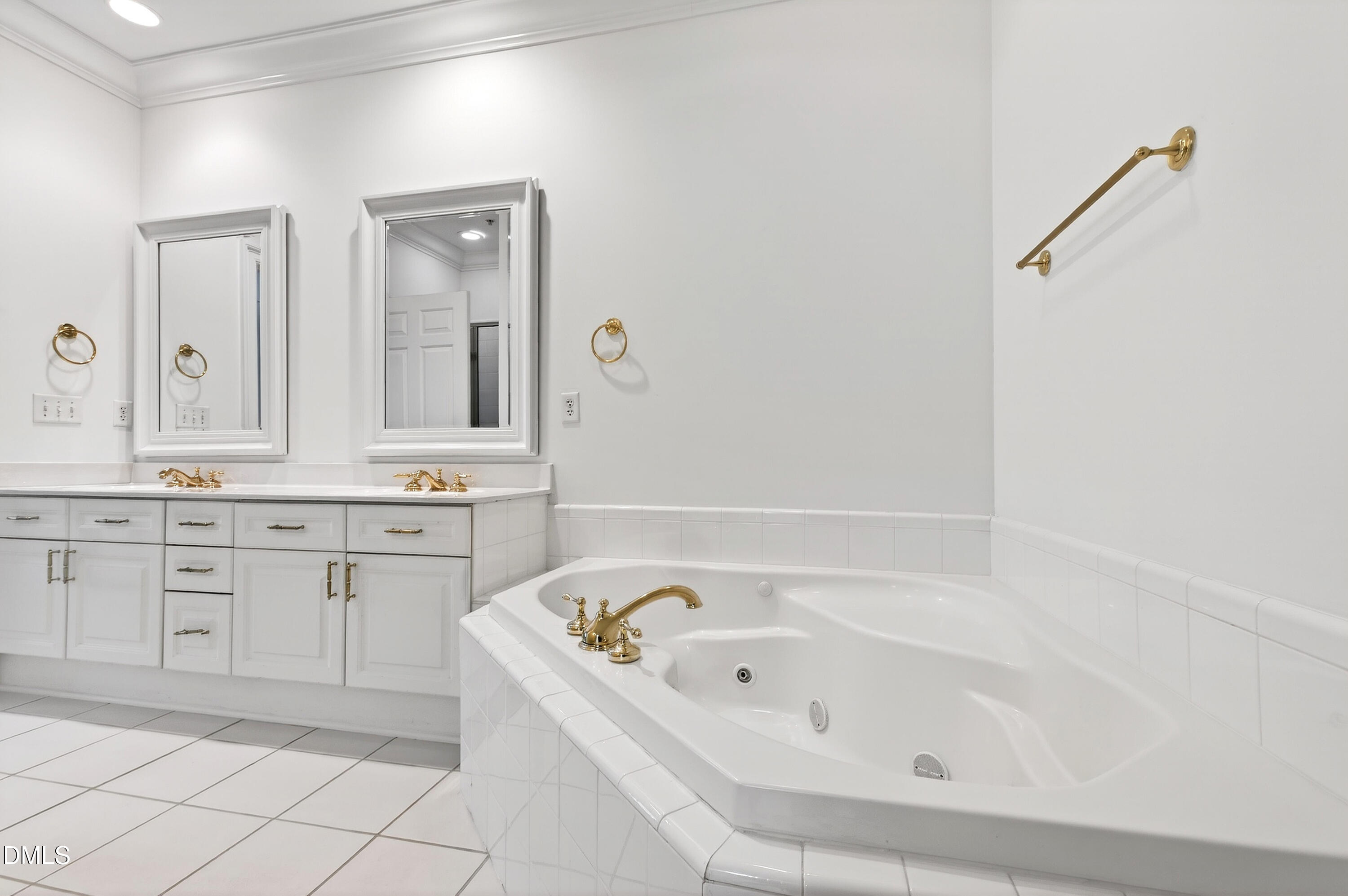 2813 Market Bridge Lane, Unit 205 Raleigh, NC 27608 - Photo 21 of 28 Market (6)