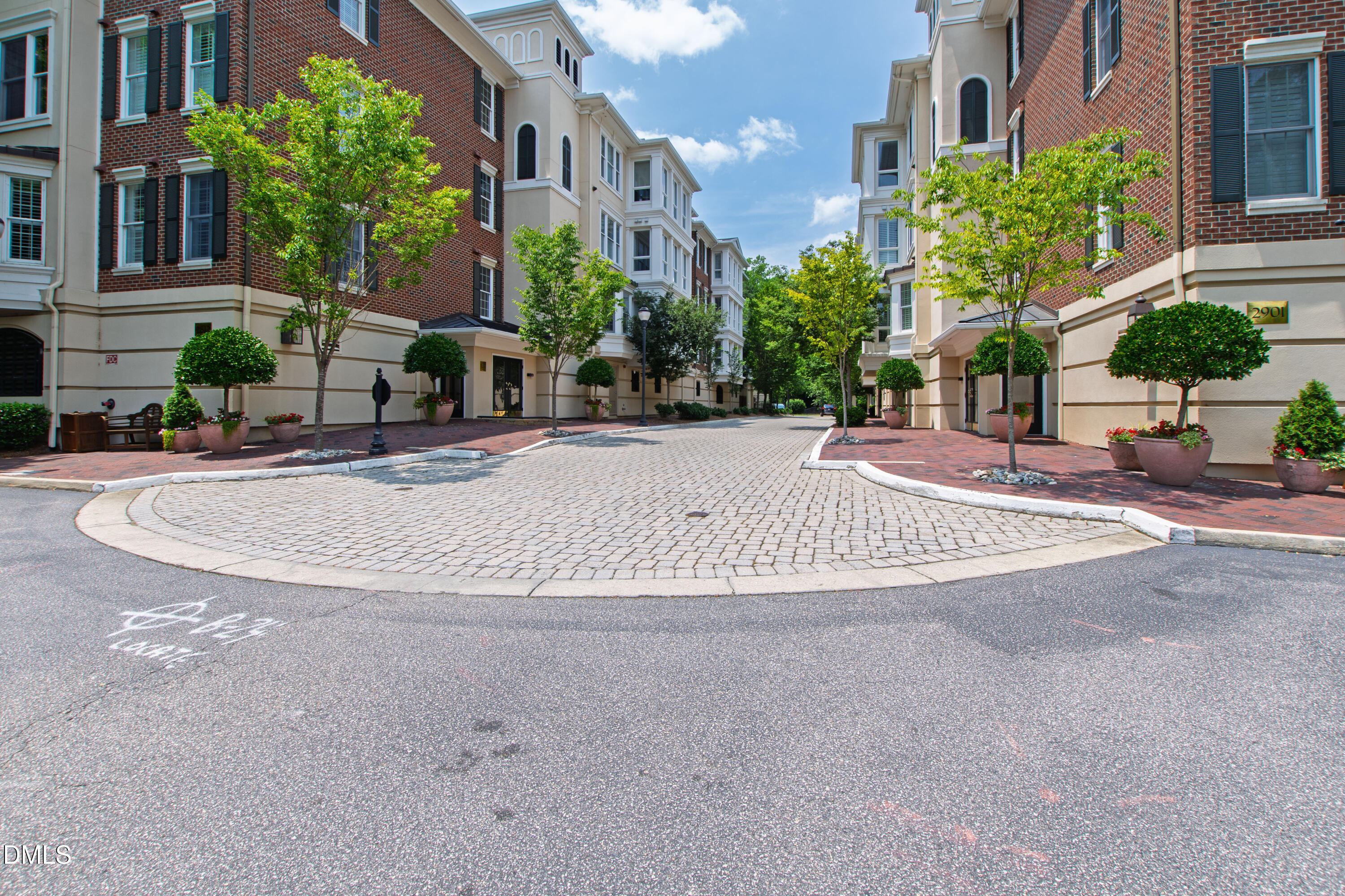 2813 Market Bridge Lane, Unit 205 Raleigh, NC 27608 - Photo 3 of 28 Market (55)