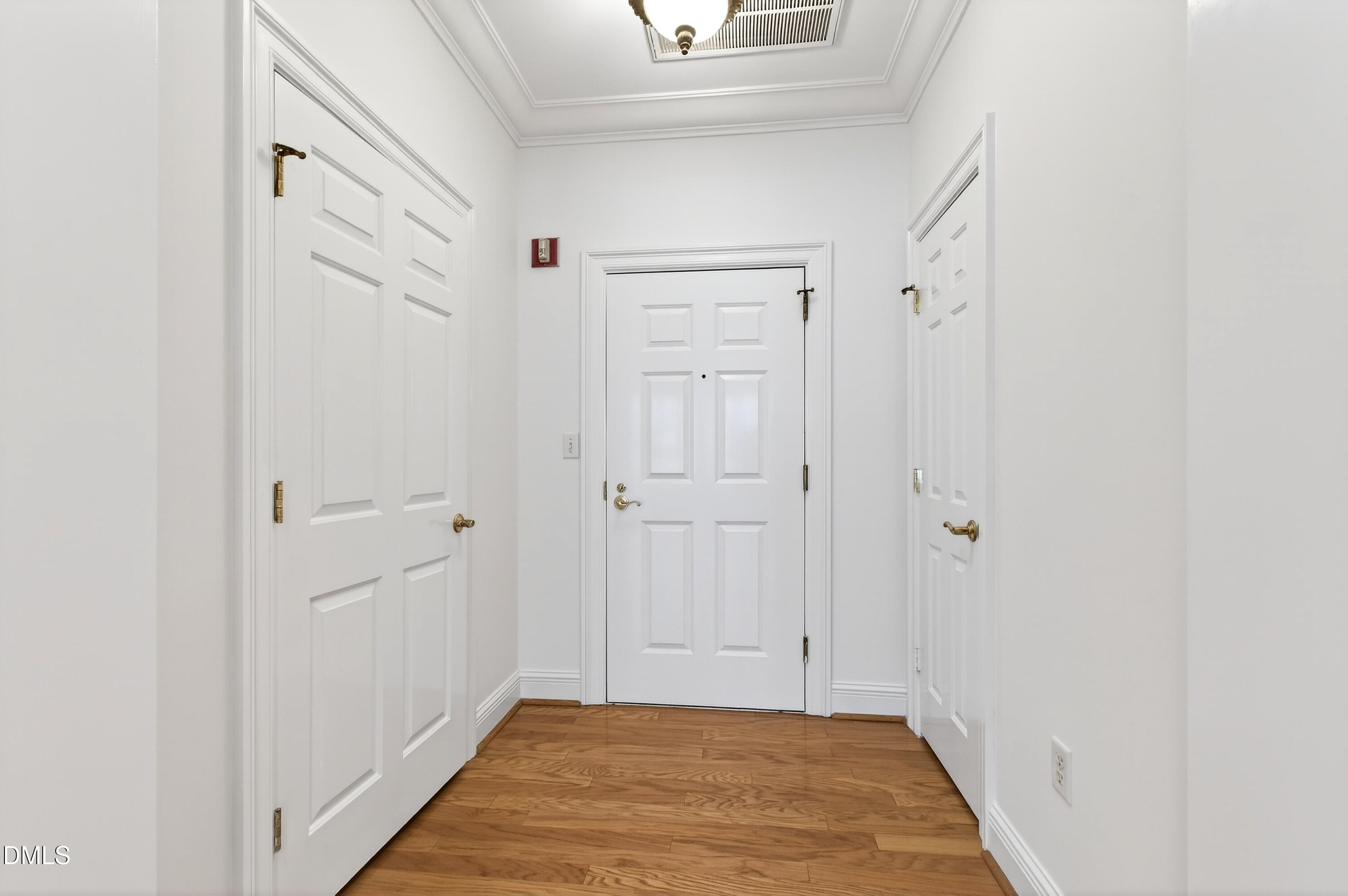 2813 Market Bridge Lane, Unit 205 Raleigh, NC 27608 - Photo 6 of 28 Market (26)