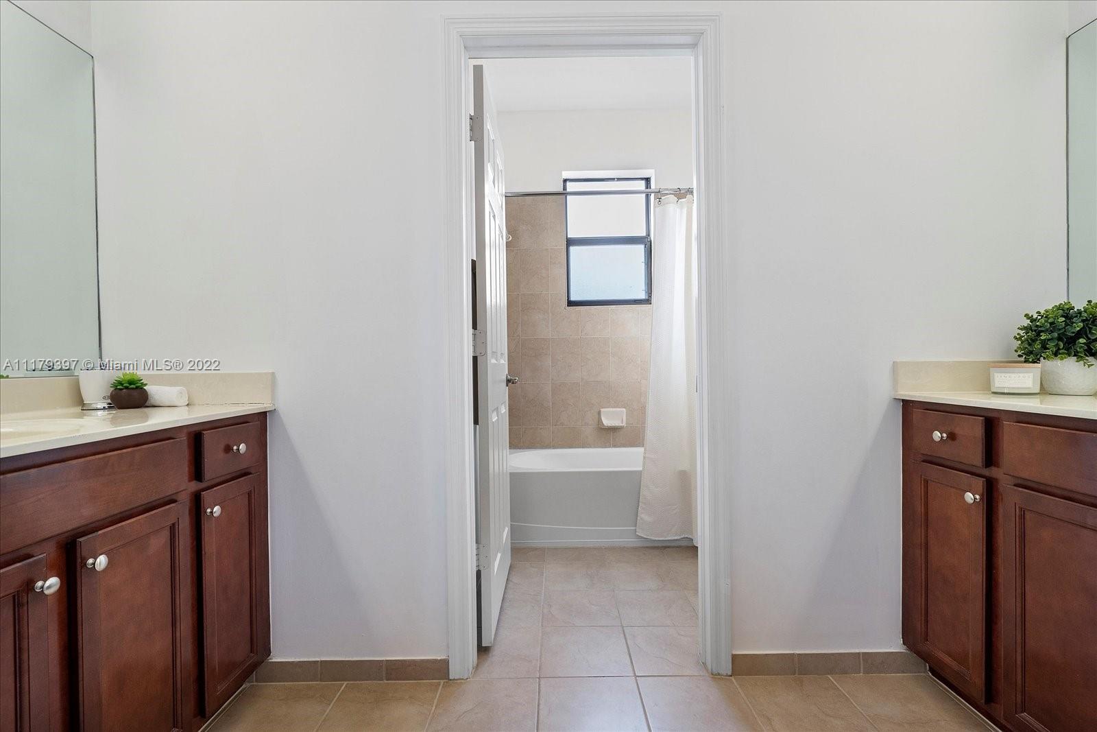 15441 Southwest 176th Lane Miami, FL 33187 - Photo 19 of 27