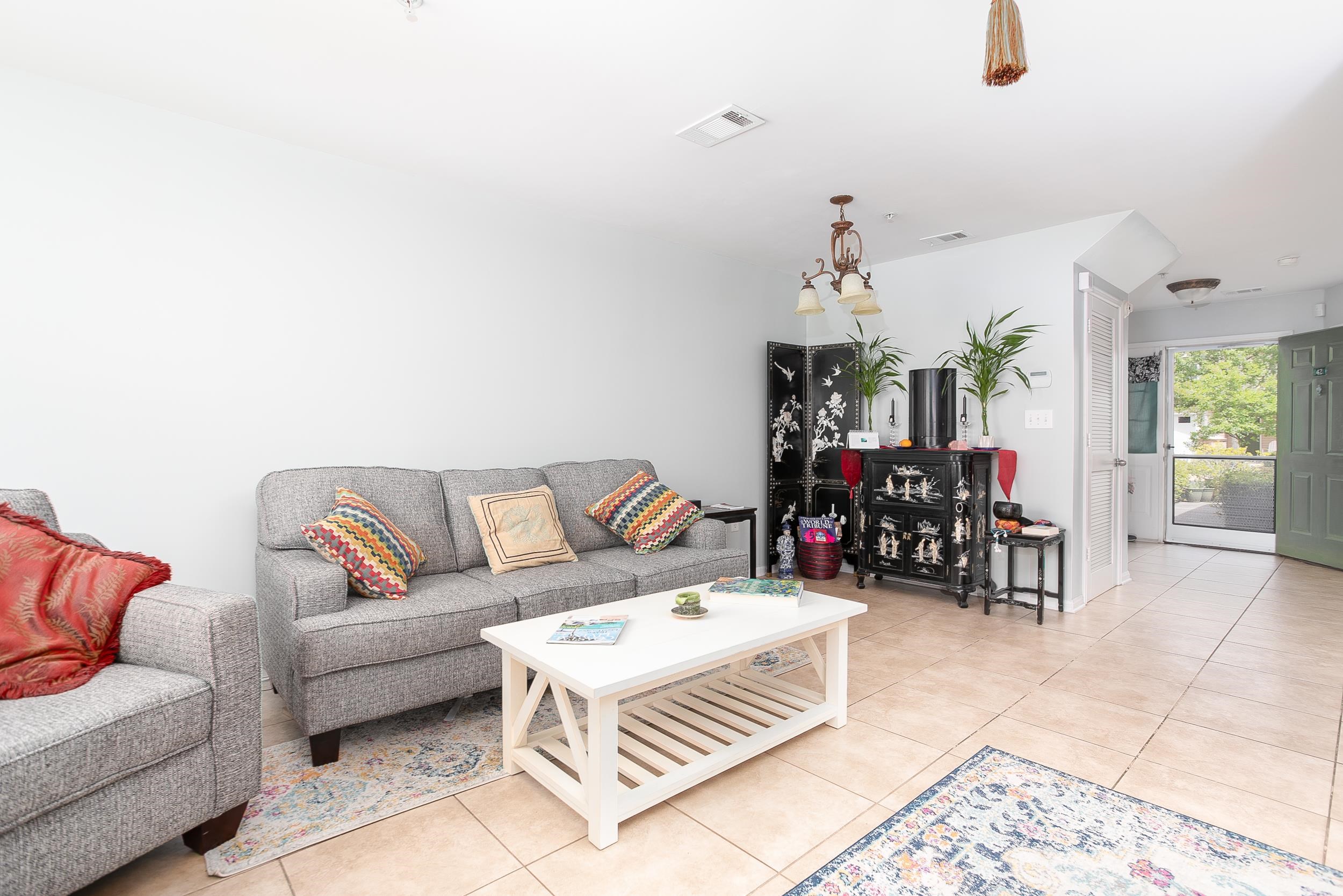 1517 Regency Road, Unit 42 Gulf Shores, AL 36542 - Photo 15 of 39 Living Room