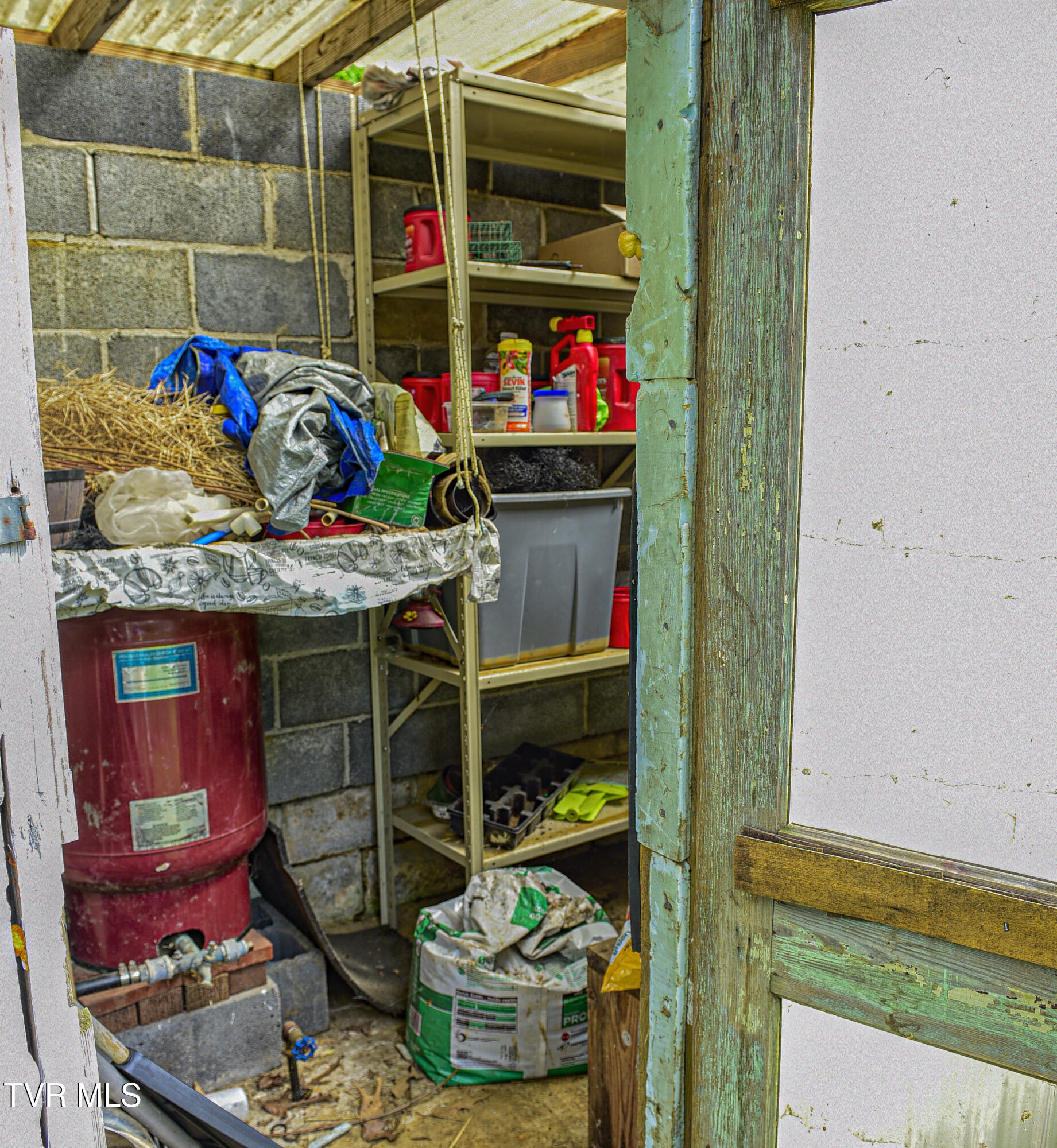 1033 Haw Ridge Road Piney Flats, TN 37686 - Photo 7 of 9 1033 Haw Ridge Rd Well Pump