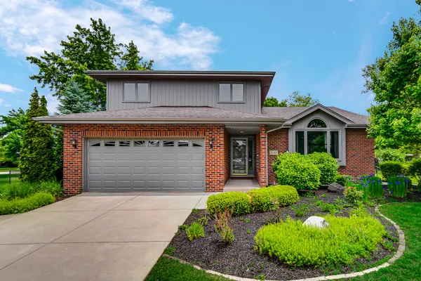 $490,000 | 21147 Hunter Woods Drive, Frankfort, IL 60423