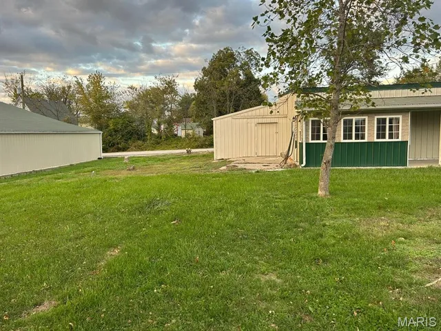 $152,000 | 112 East Martin Street, Perry, MO 63462