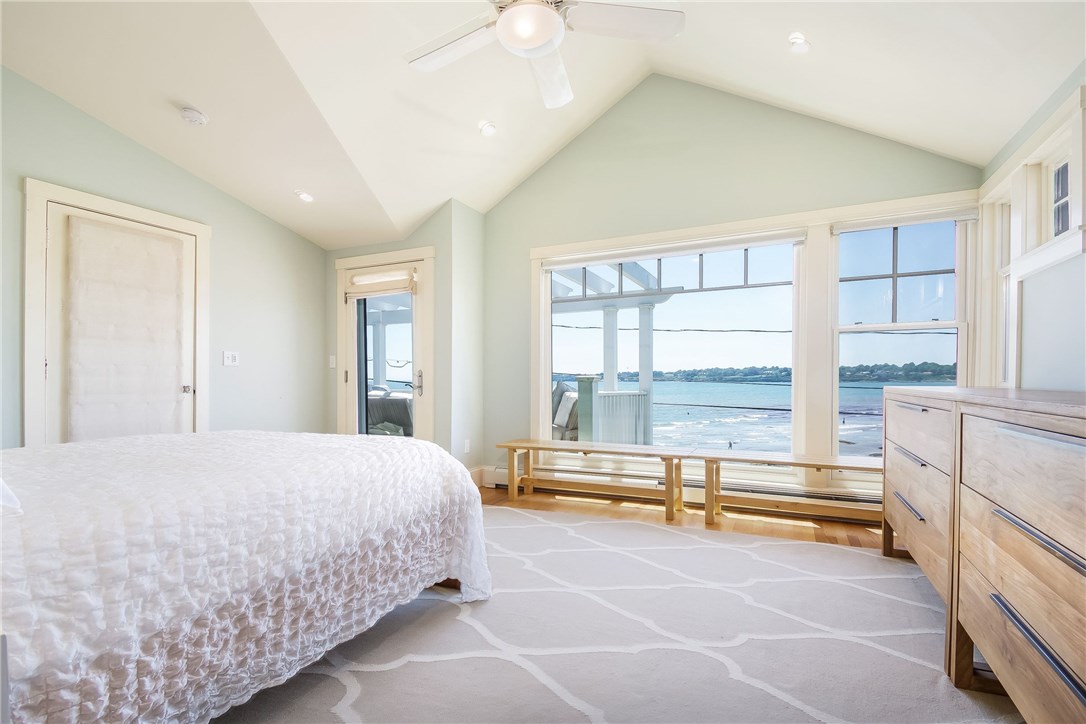 28 Esplanade Middletown, RI 02842 - Photo 17 of 39