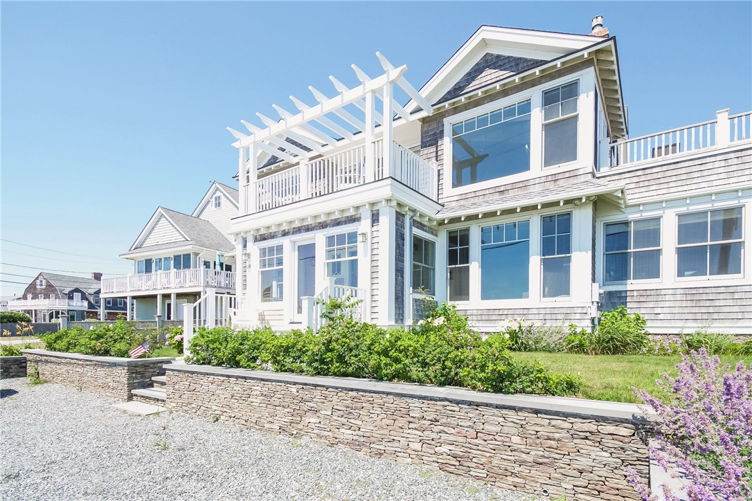 28 Esplanade Middletown, RI 02842 - Photo 2 of 39