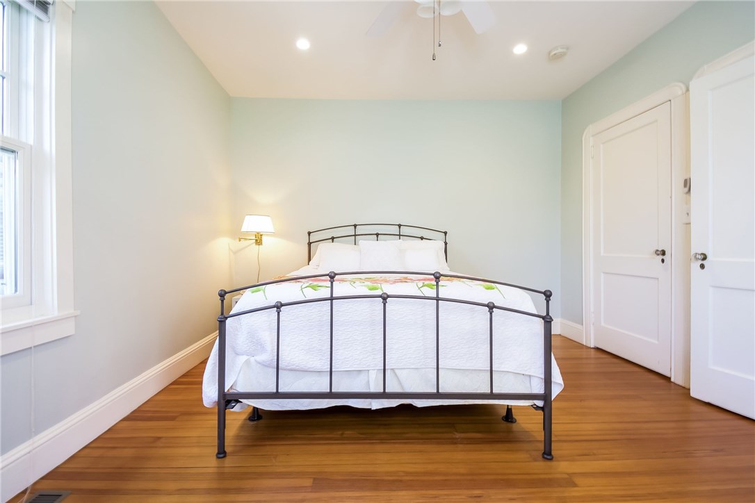 28 Esplanade Middletown, RI 02842 - Photo 21 of 39