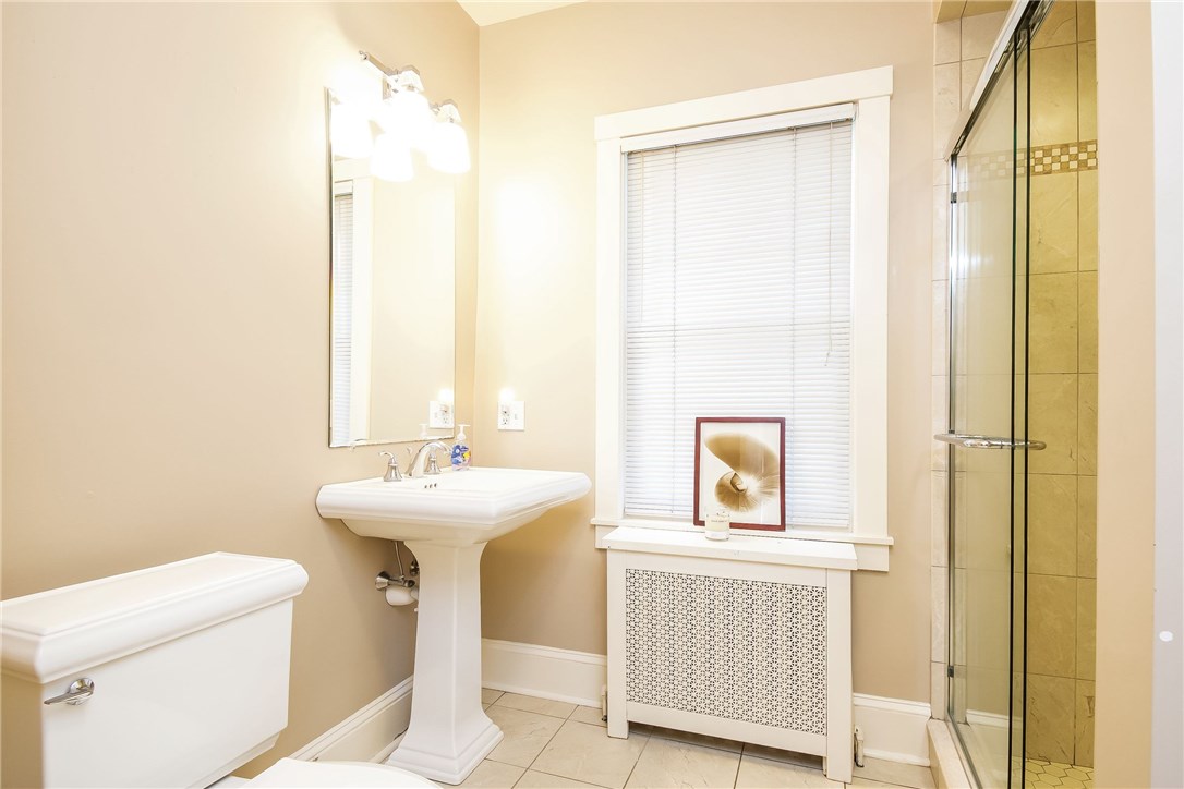 28 Esplanade Middletown, RI 02842 - Photo 29 of 39