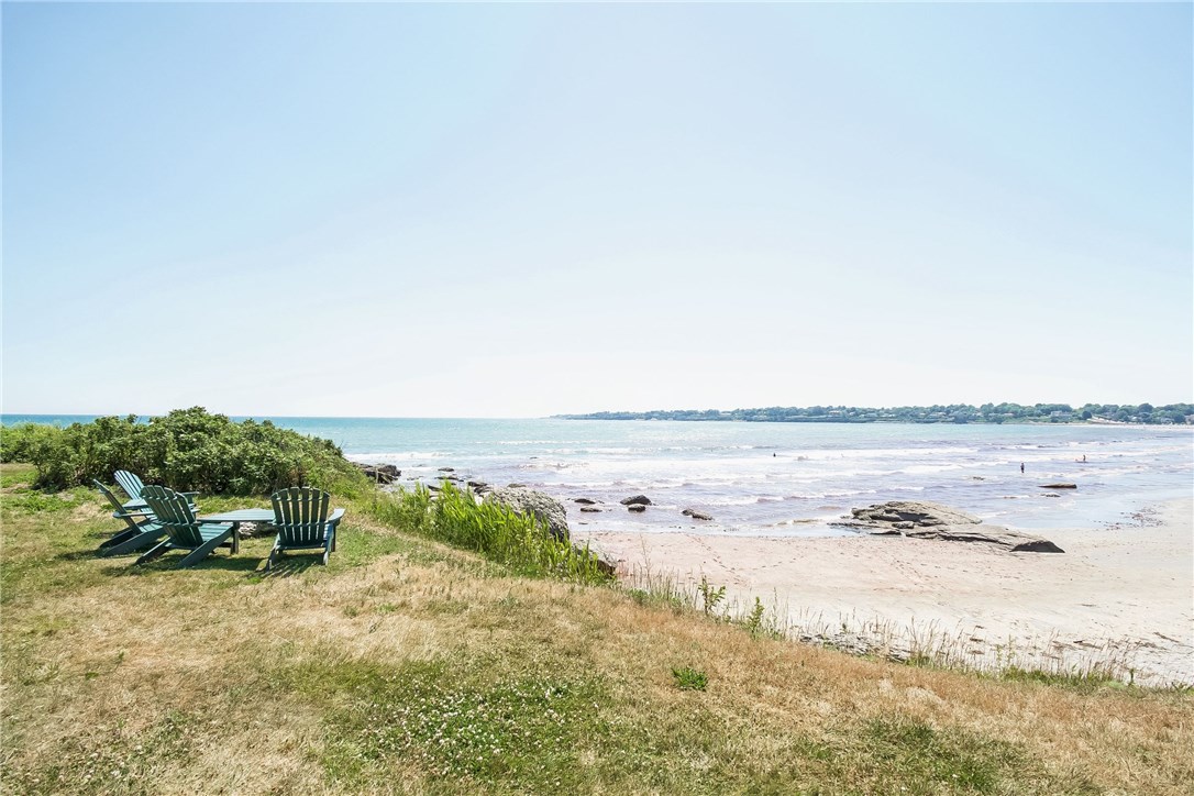 28 Esplanade Middletown, RI 02842 - Photo 33 of 39