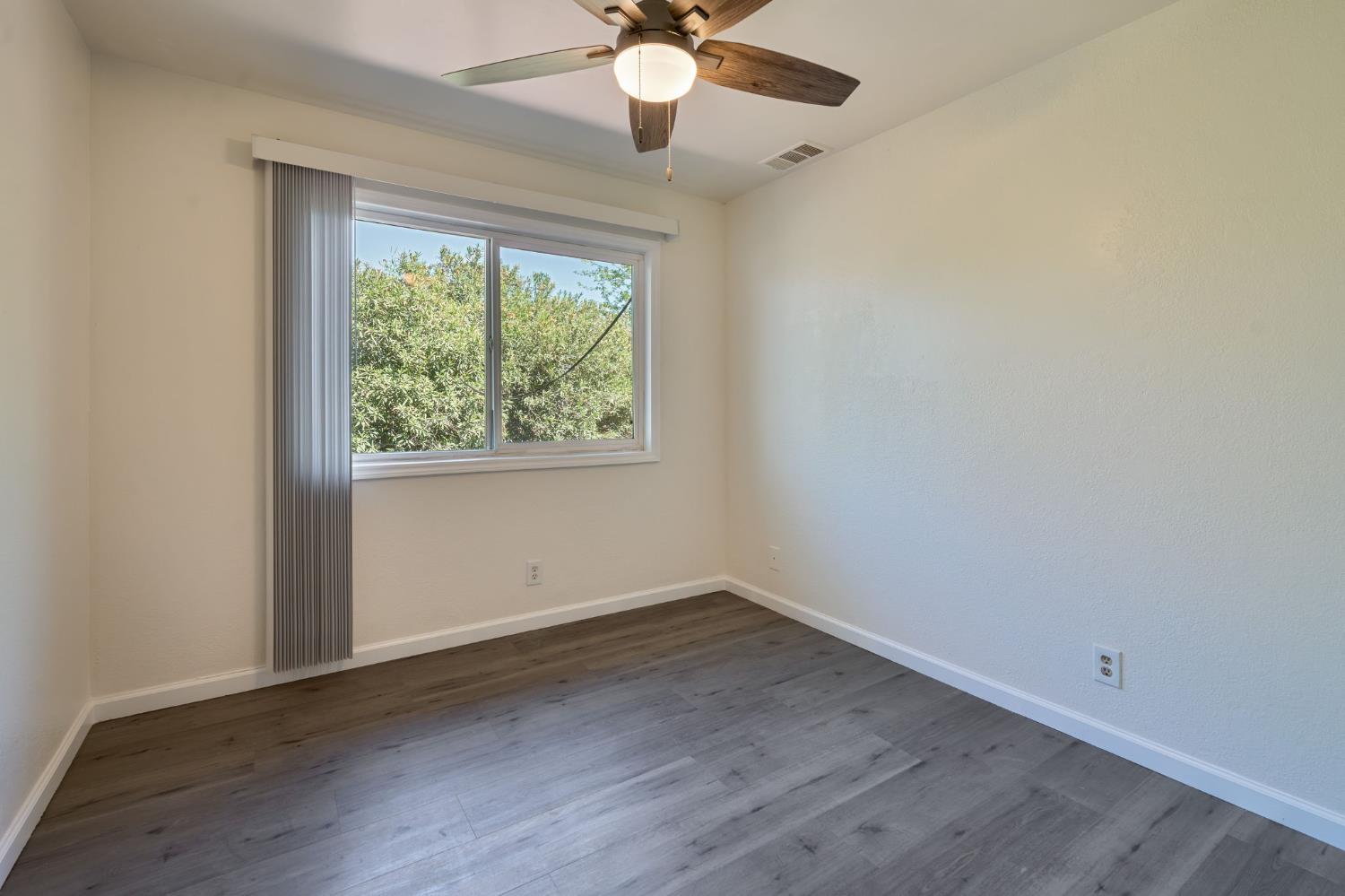 5758 Walerga Road, Unit 4 Sacramento, CA 95842 - Photo 11 of 29