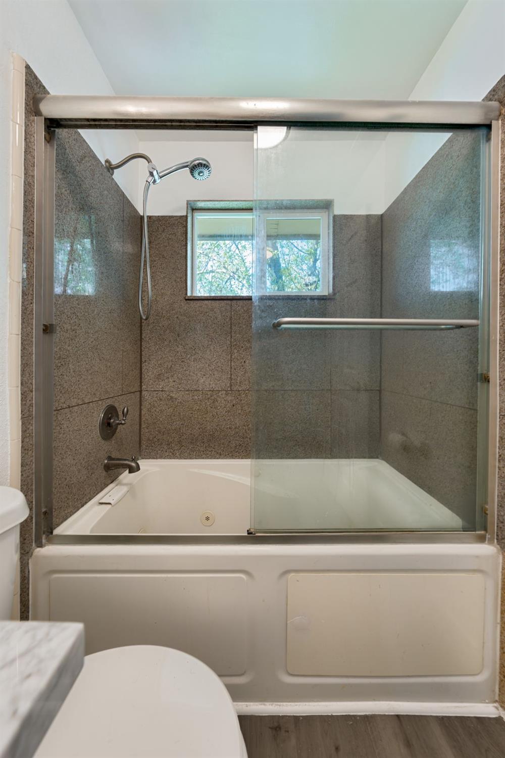 5758 Walerga Road, Unit 4 Sacramento, CA 95842 - Photo 16 of 29