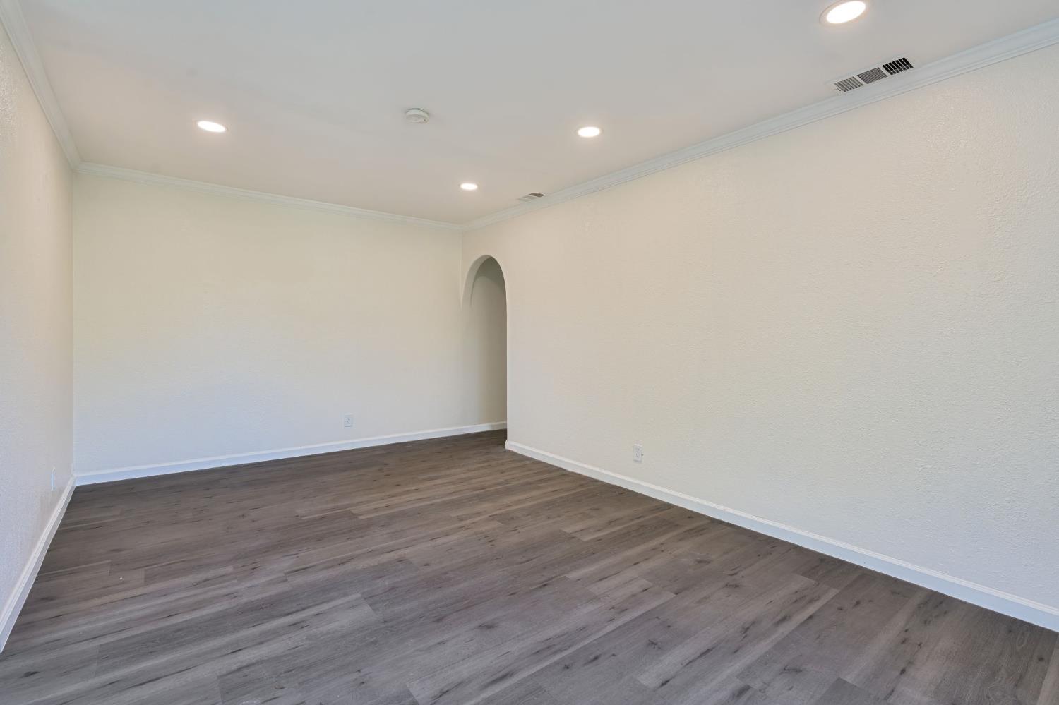 5758 Walerga Road, Unit 4 Sacramento, CA 95842 - Photo 4 of 29