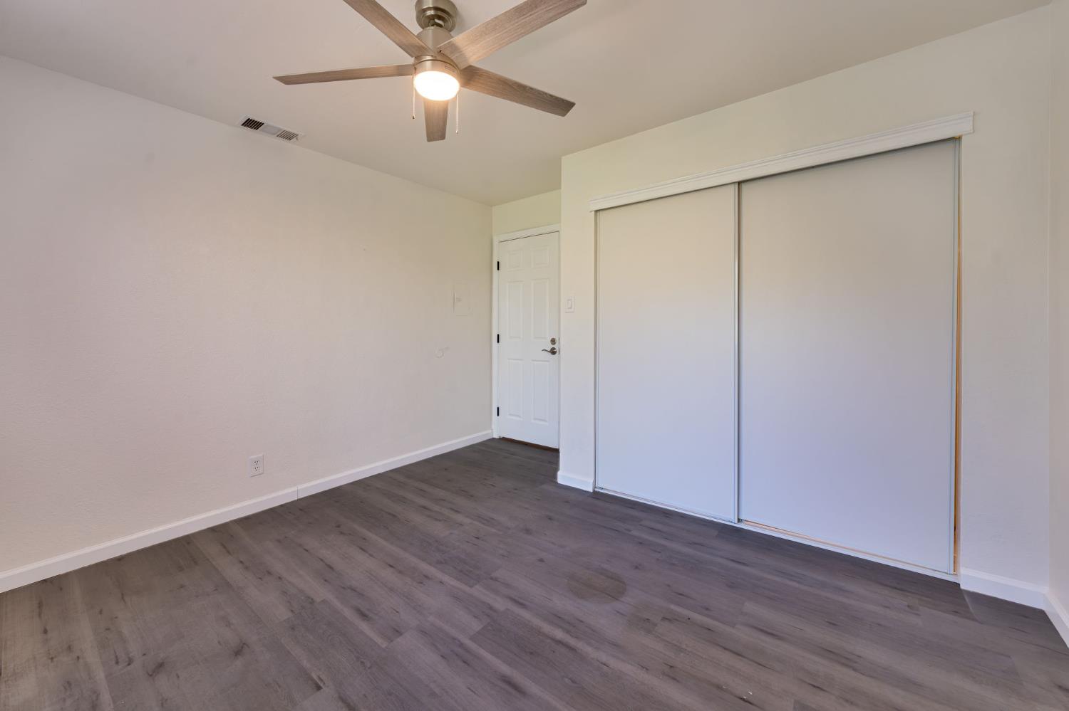 5758 Walerga Road, Unit 4 Sacramento, CA 95842 - Photo 10 of 29