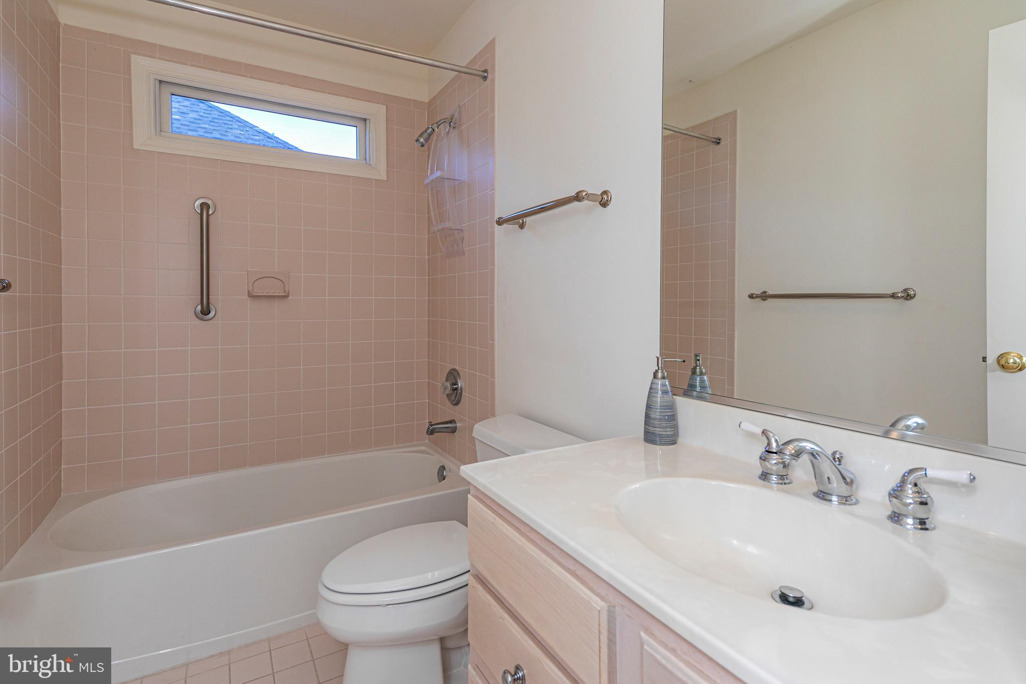 1 Bethpage Drive Skillman, NJ 08558 - Photo 26 of 32 2nd Floor Full Bath w/ tub/shower