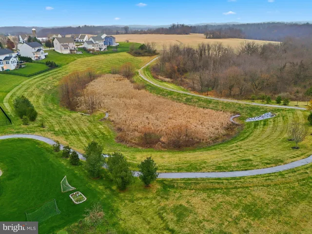 $489,900 | 8569 Diamond Run Court, Seven Valleys, PA 17360