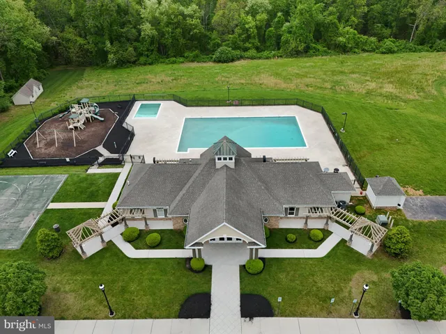 $489,900 | 8569 Diamond Run Court, Seven Valleys, PA 17360