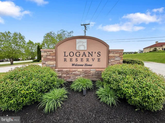 $489,900 | 8569 Diamond Run Court, Seven Valleys, PA 17360