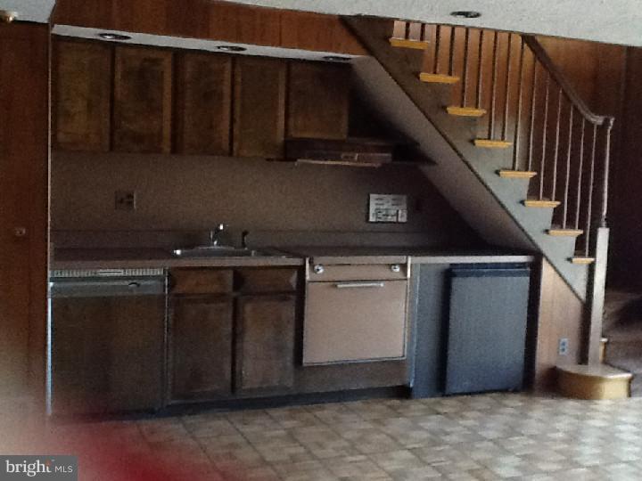 233 1/2 Hamilton Road Merion Station, PA 19066 - Photo 8 of 11