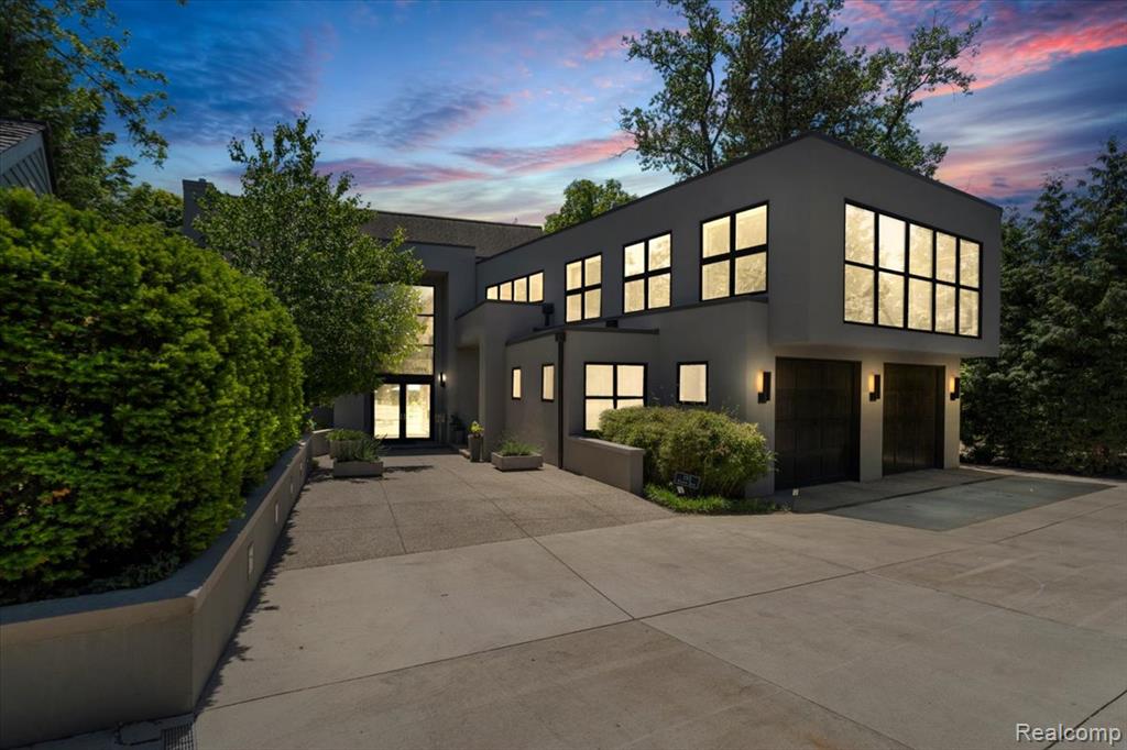 195 Baldwin Road Birmingham, MI 48009 - Photo 2 of 76