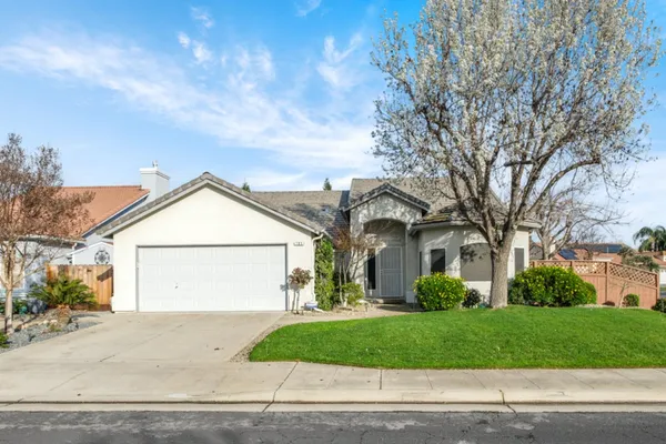 $450,000 | 793 Applegate Avenue, Clovis, CA 93611