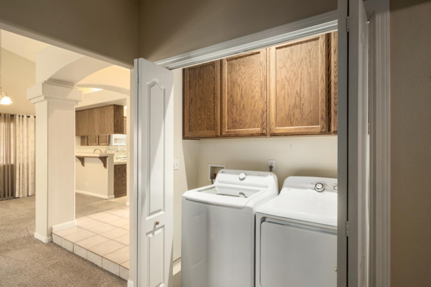 793 Applegate Avenue Clovis, CA 93611 - Photo 20 of 20 a utility room with dryer and washer