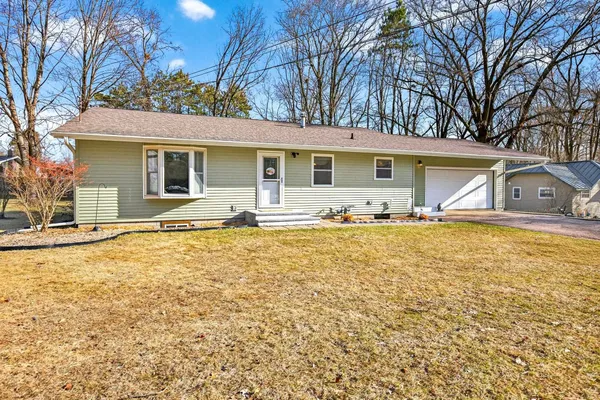 $315,000 | 1009 Riverside Drive, Waupaca, WI 54981