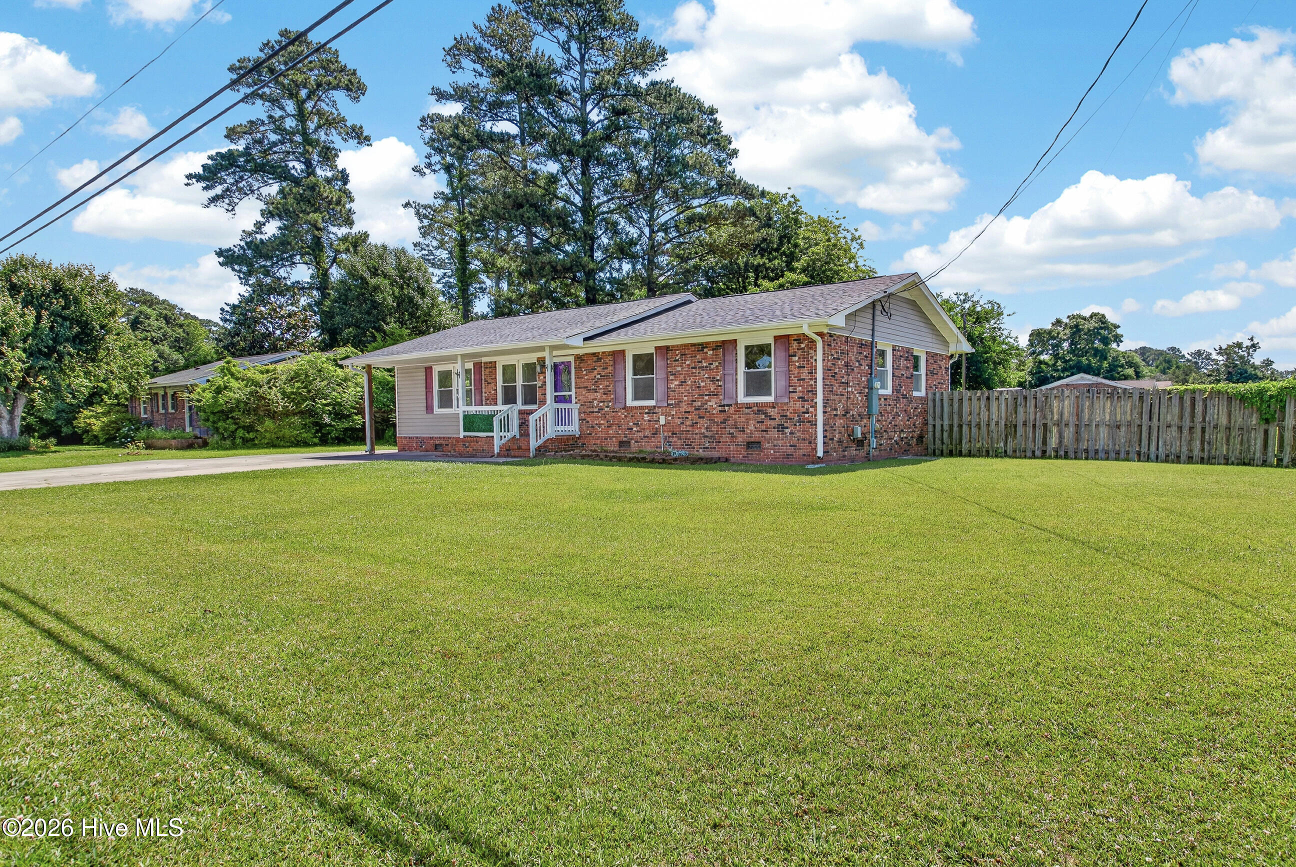 8 Sheffield Road Jacksonville, NC 28546 - Photo 3 of 36 02