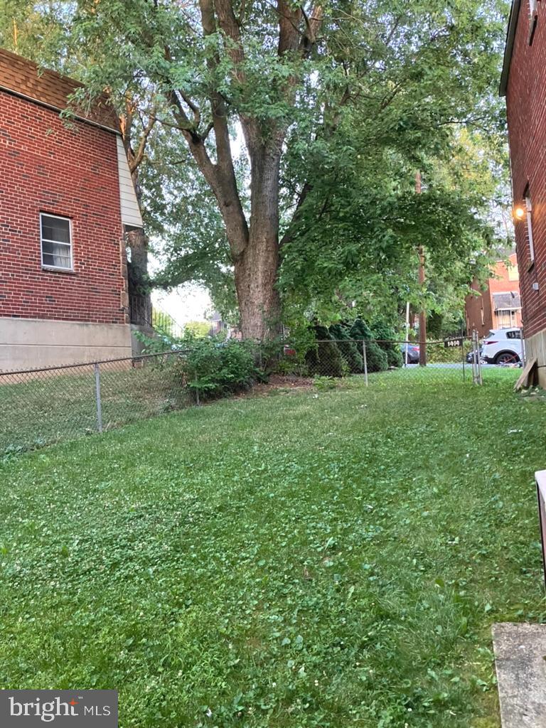 1414 Powell Road Brookhaven, PA 19015 - Photo 32 of 39 large yard