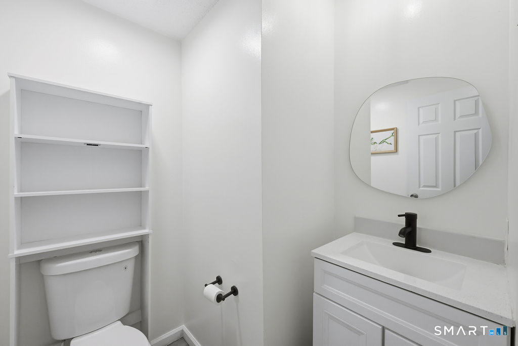 16 Seymour Road, Unit 2H East Granby, CT 06026 - Photo 15 of 35