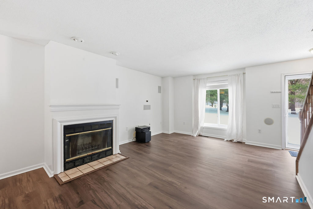 16 Seymour Road, Unit 2H East Granby, CT 06026 - Photo 5 of 35