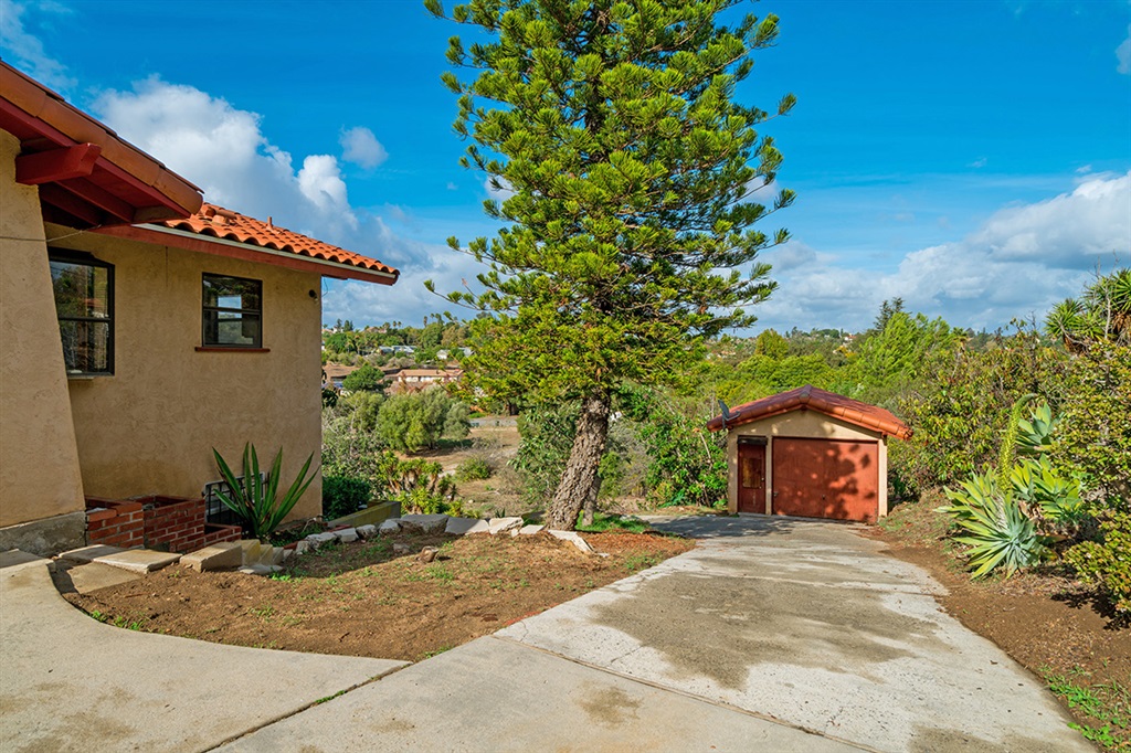 1141 Morro Road Fallbrook, CA 92028 - Photo 3 of 25